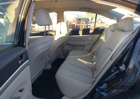 2010 Subaru Legacy 2.5I Premium z USA, uszkodzony, nr VIN 4S3BMBC61A3238688